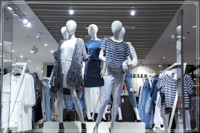 服屋さんのマネキン